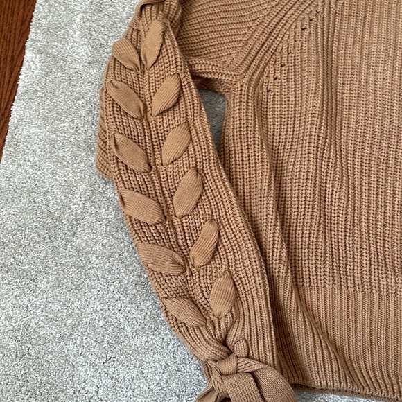 H&M Sweater - Picture 2 of 4